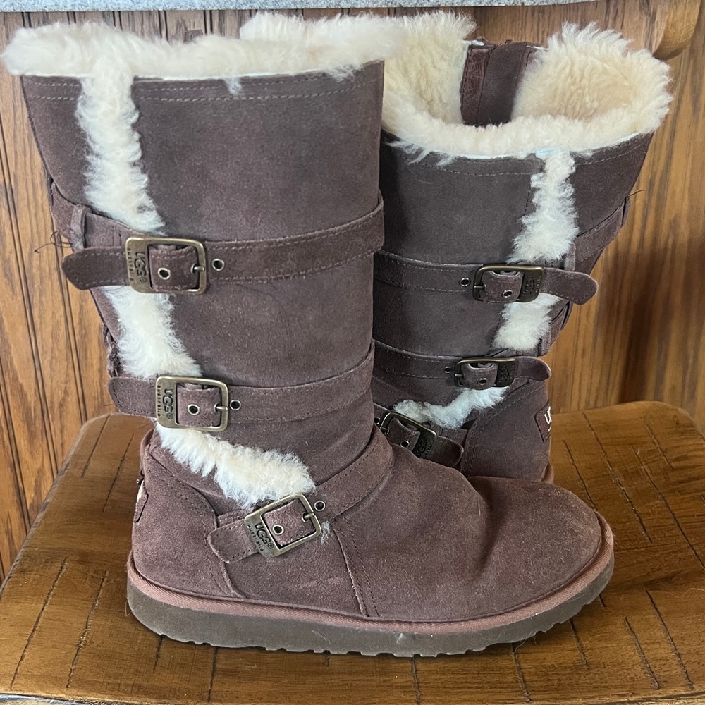 Ugg Cozy Brown Fur-Lined Women's Boots size 5